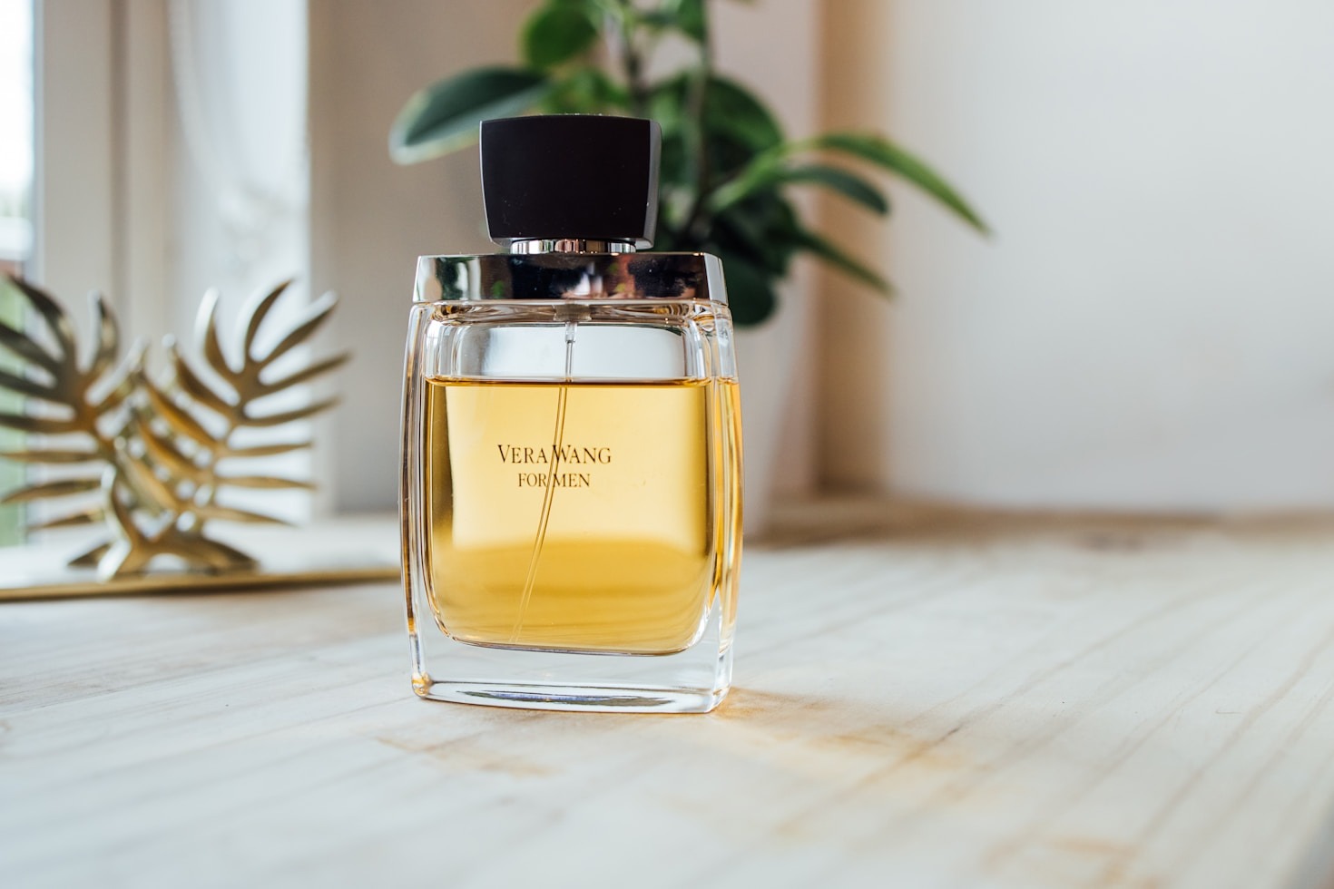Top 10 Perfumes That Define Elegance